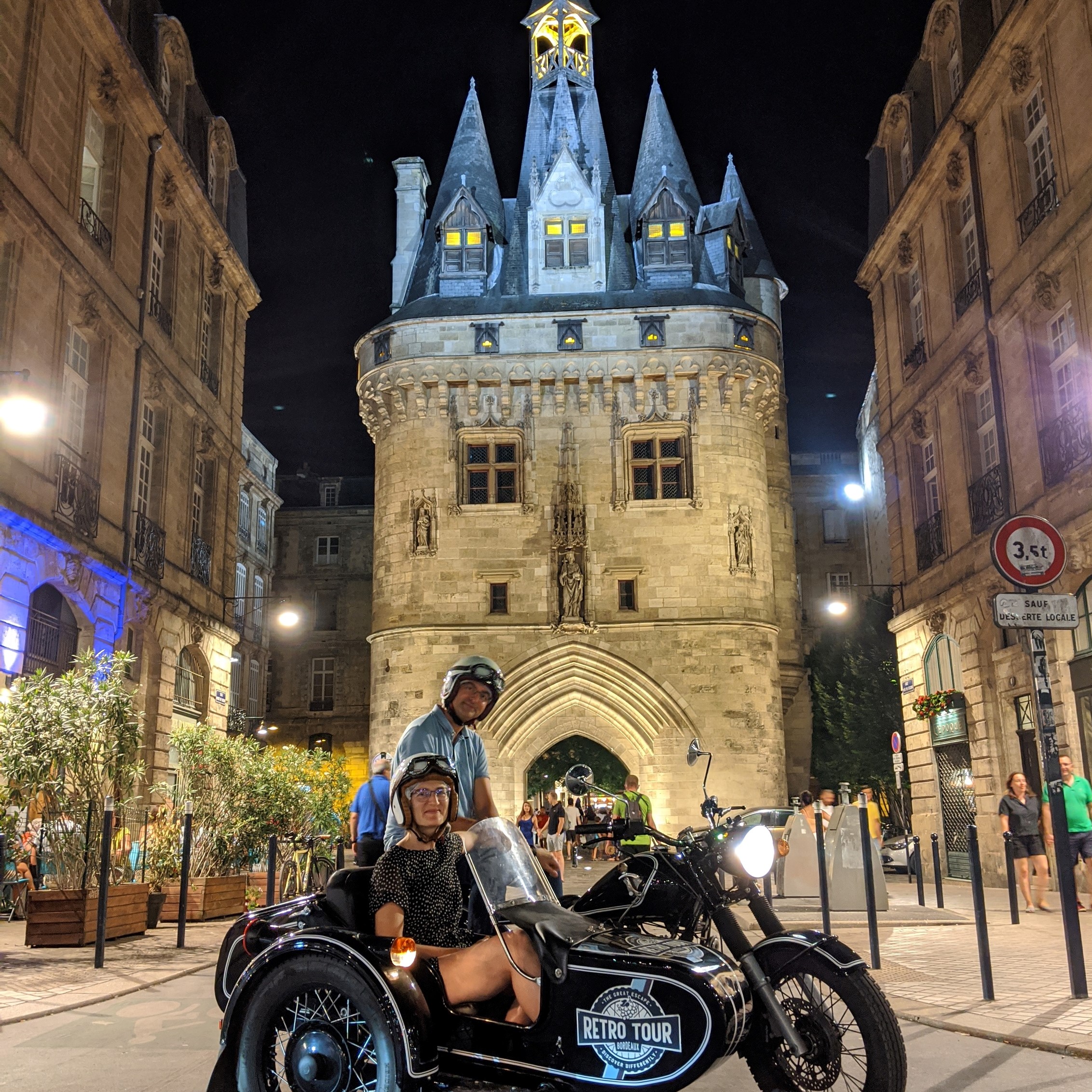 Balade De Nuit Dans Bordeaux En Side Car Visiter Bordeaux